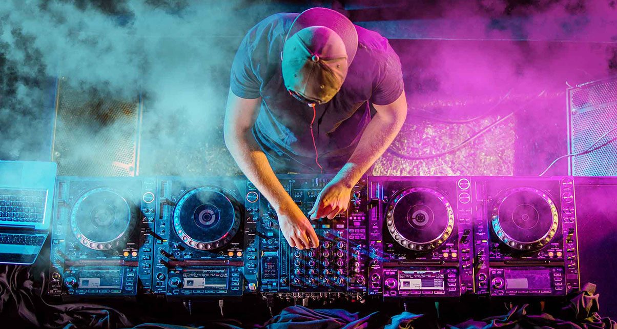 DJ